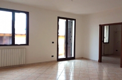 AF015 - Ampio Appartamento Angolare