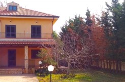 AM013 – Ampia Porzione Villa Bifamiliare con Ampi Esterni