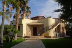 AM050 - Lussuosa Villa con Piscina ed Am