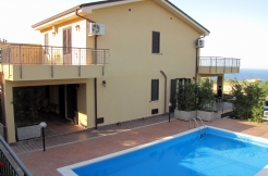 TR004 – Panoramica Villa con Piscina TR004 – Panoramica Villa con Piscina