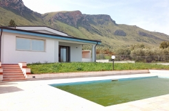 TR005 - Villetta Singola con Piscina ed Ampi Esterni TR005 - Villetta Singola con Piscina ed Ampi Esterni